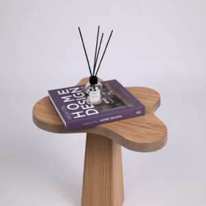Organically shaped side table Pond – light oak