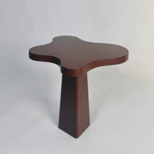 Organically shaped side table Pond - bordeaux
