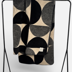 Cotton blend throw Moderna by Matí <br/>